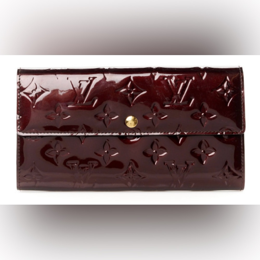 **sold** Auth Louis Vuitton Vernis Sarah Espresso Patent Leather Wallet